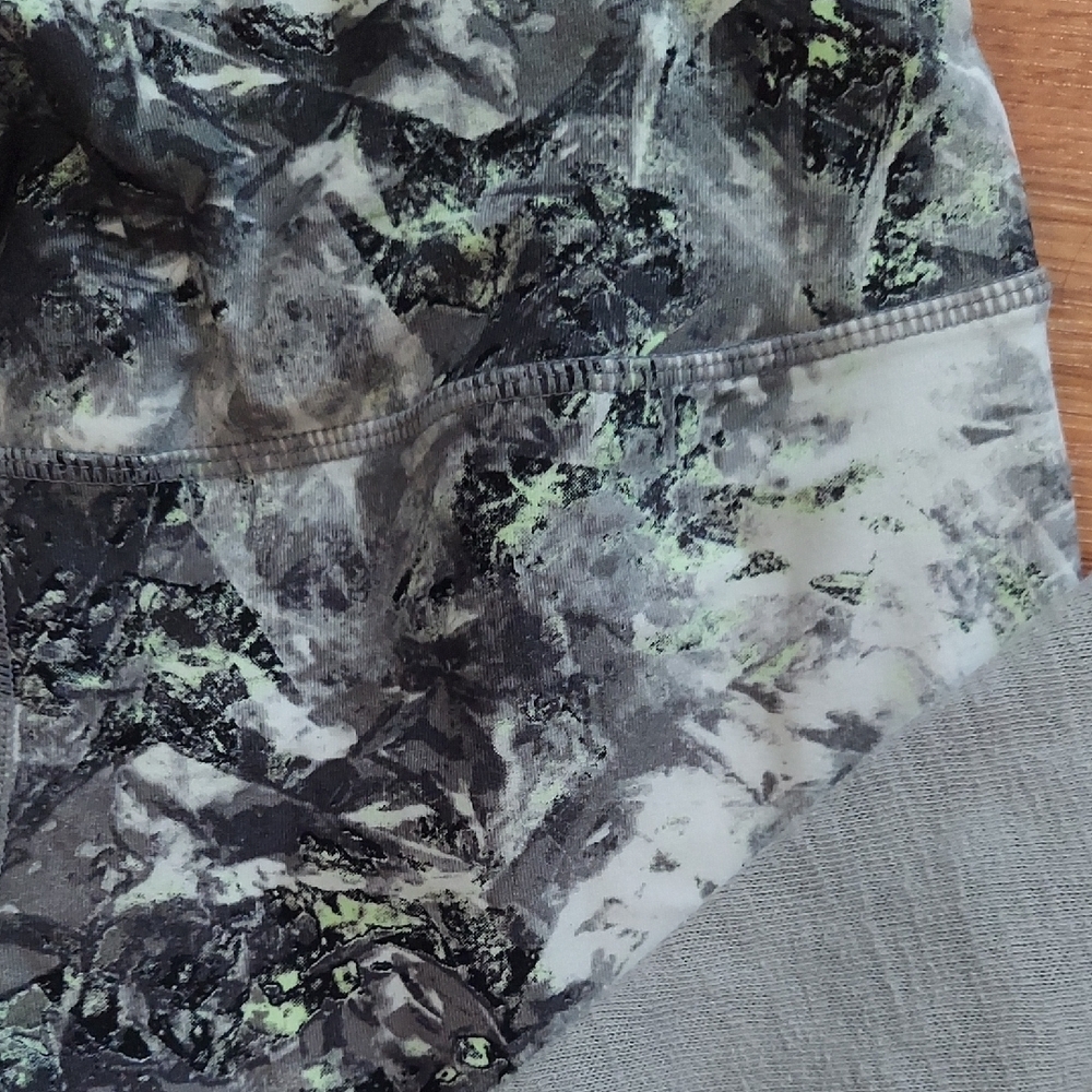 Calvin Klein Gray Pullover with Patterned Green-Accented Leggings - Picture 4 of 5